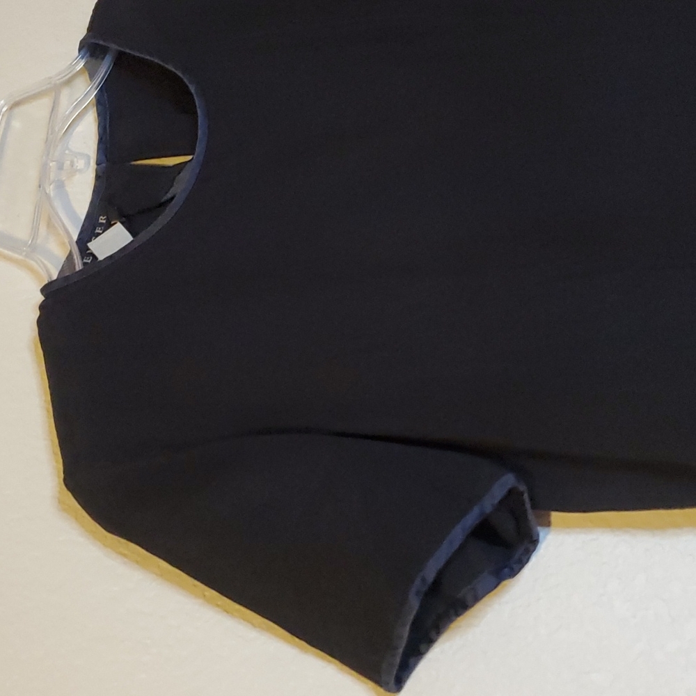 🪩 2/$15 // SPENCER JEREMY: Navy Top - Picture 2 of 4